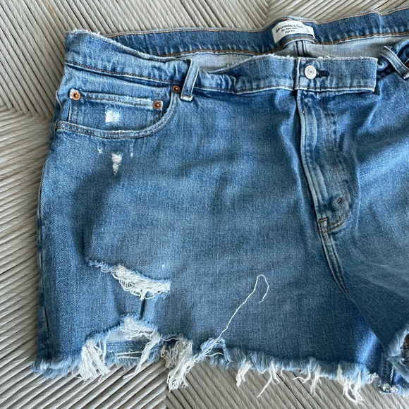 Abercrombie Mom Jean Shorts - Picture 4 of 5